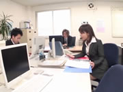 Ιαπωνική γραμματέας κάνει έρωτα με το αφεντικό της
